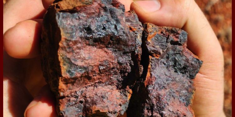 Macro Metals Discovers Surface Scree Hematite Mineralization at Goldsworthy East